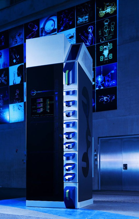 DiscMaker vor Bilderwand AEC DiscMaker vor Bilderwand AEC